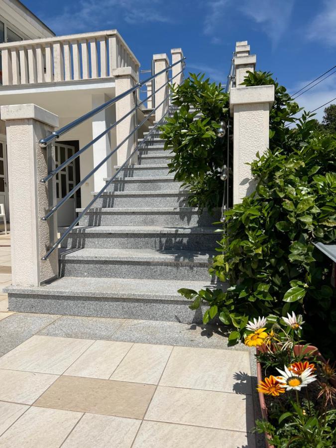 Apartmani Luka Zrnovo Exterior foto